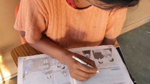 A la luz de estas cifras, la directora general de la UNESCO, Irina Bokova, afirmó que nunca se alcanzarán los Objetivos de Desarrollo Sostenible si no se logra vencer la discriminación y la pobreza que paralizan las vidas de las niñas y las mujeres de generación en generación