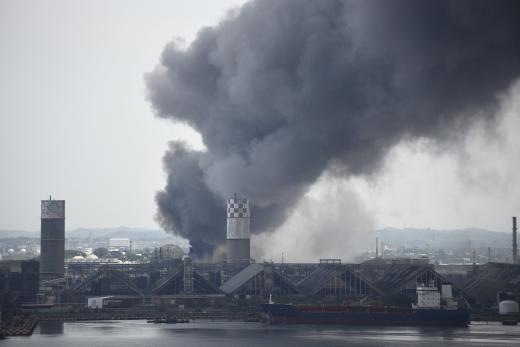 Explosión en planta de mexicana Pemex deja al menos tres muertos, decenas de heridos Explosión en planta de mexicana Pemex deja al menos tres muertos, decenas de heridos