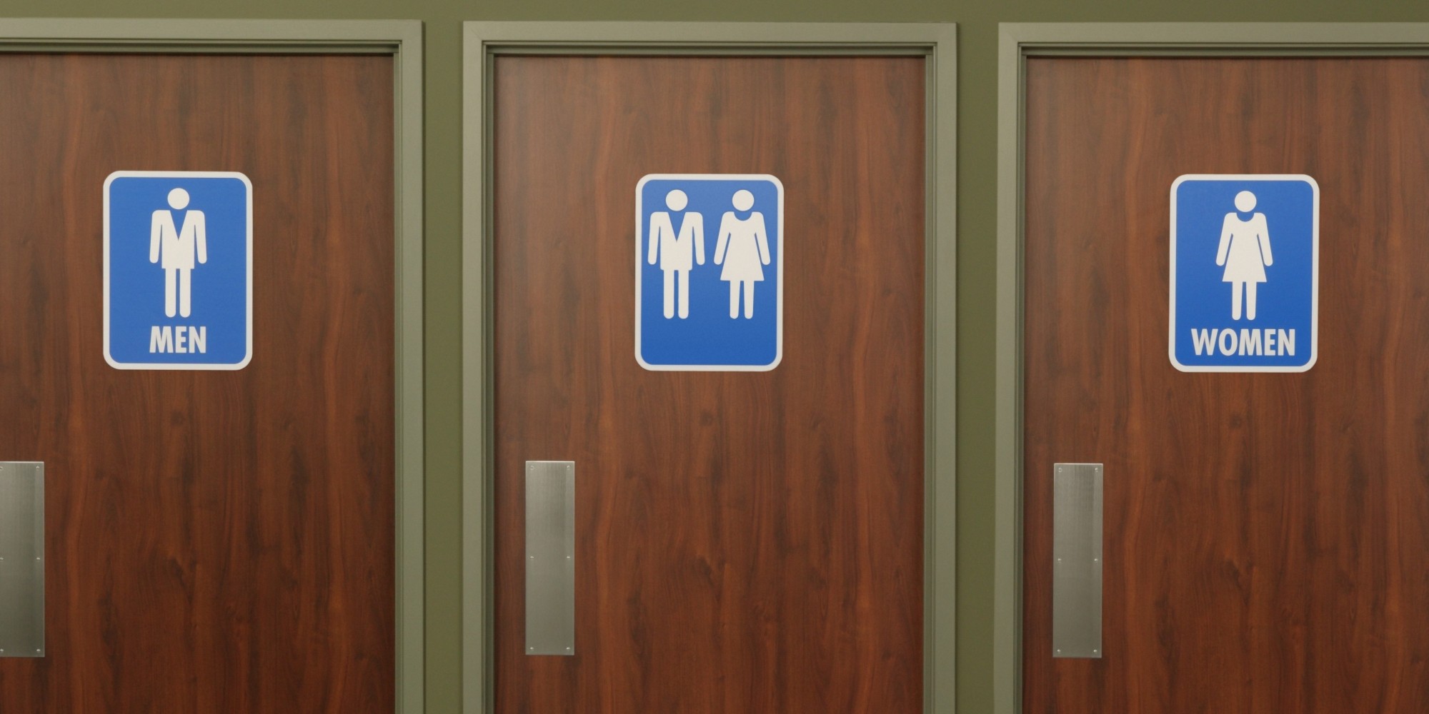Polémica sobre el acceso de los transexuales a los baños correspondientes a su verdadero sexo toma fuerza Polémica sobre el acceso de los transexuales a los baños correspondientes a su verdadero sexo toma fuerza