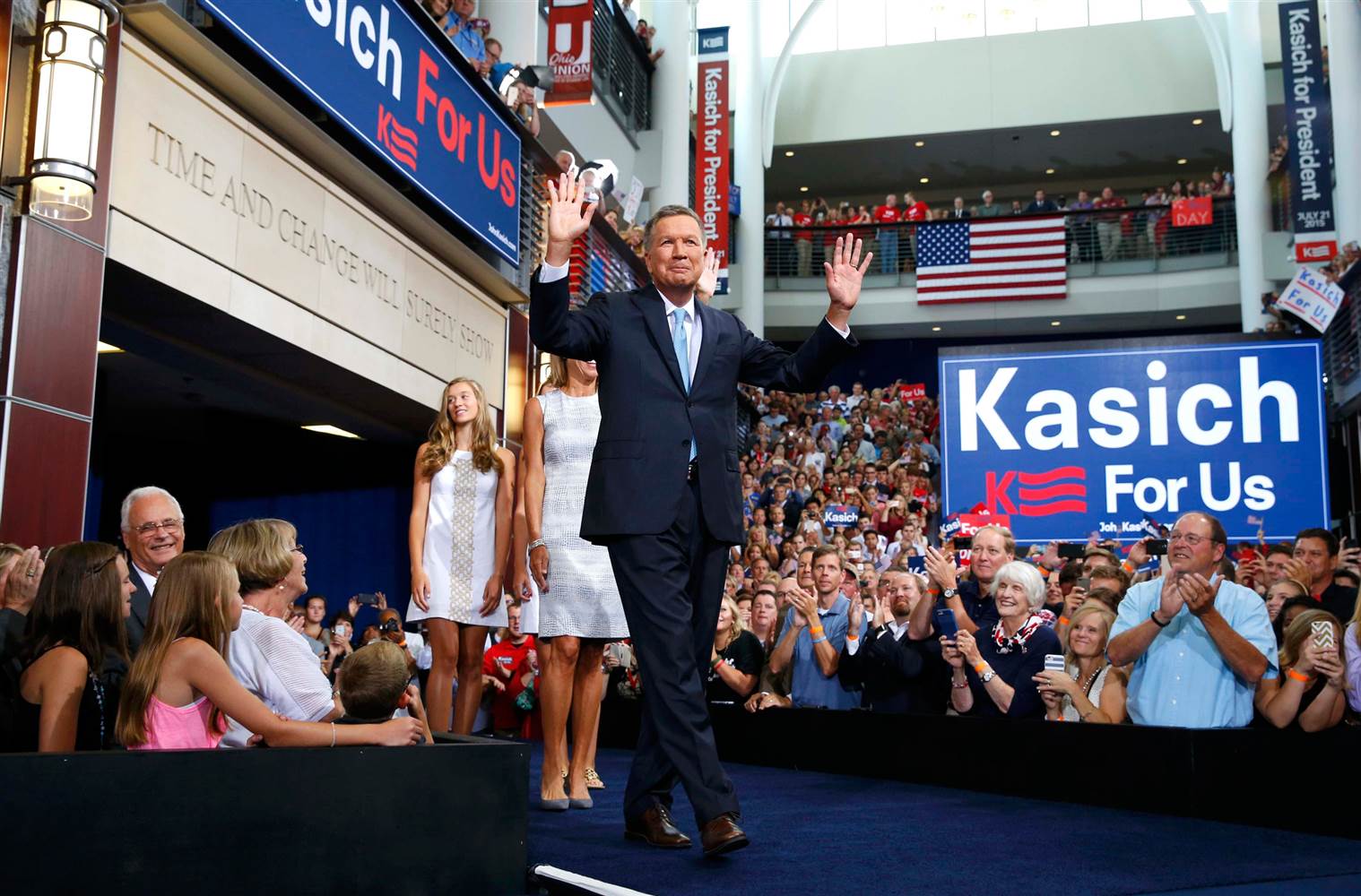 John Kasich suspende candidatura John Kasich suspende candidatura