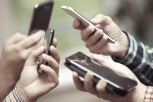 Cuando hay uso excesivo de dispositivos y adicción a juegos, se presentan otras conductas, como las observadas en adicción a sustancias o al alcohol
