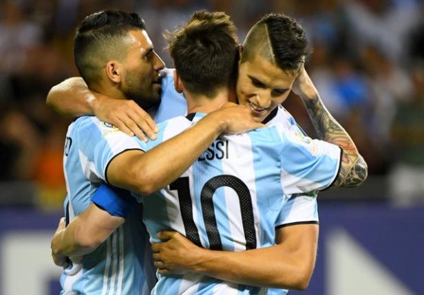 Argentina golea 3-0 a Bolivia y cierra etapa grupos de Copa con puntaje perfecto Argentina golea 3-0 a Bolivia y cierra etapa grupos de Copa con puntaje perfecto
