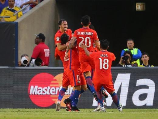 Chile vence 2-0 a Colombia y enfrentará a Argentina en final de Copa América Chile vence 2-0 a Colombia y enfrentará a Argentina en final de Copa América