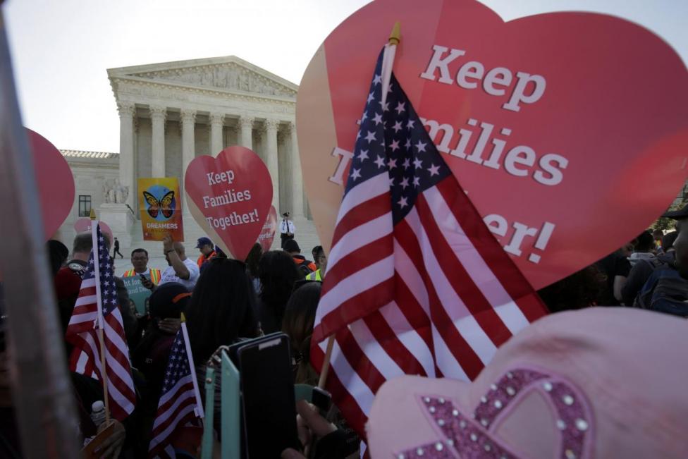 Corte Suprema bloquea plan de inmigración de Obama Corte Suprema bloquea plan de inmigración de Obama