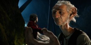 Nuestros miedos pueden ser tan gigantes como nuestros sueños, y eso es lo que literalmente queda demostrado en la cinta de Disney, The BFG , donde también queda demostrado que las buenas amistades no tienen tamaño