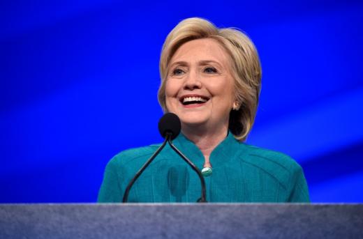 Cámara de Comercio Hispana en EEUU respalda a Clinton en carrera a Casa Blanca
