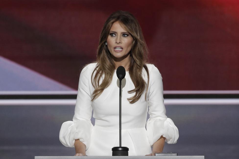 Melania Trump toma palabras “prestadas” de discurso de Michelle Obama