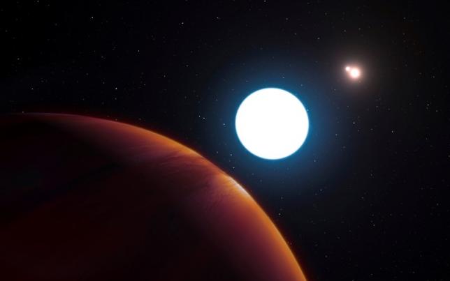 Astrónomos hallan planeta gigante y tres soles en extraño ballet celestial Astrónomos hallan planeta gigante y tres soles en extraño ballet celestial