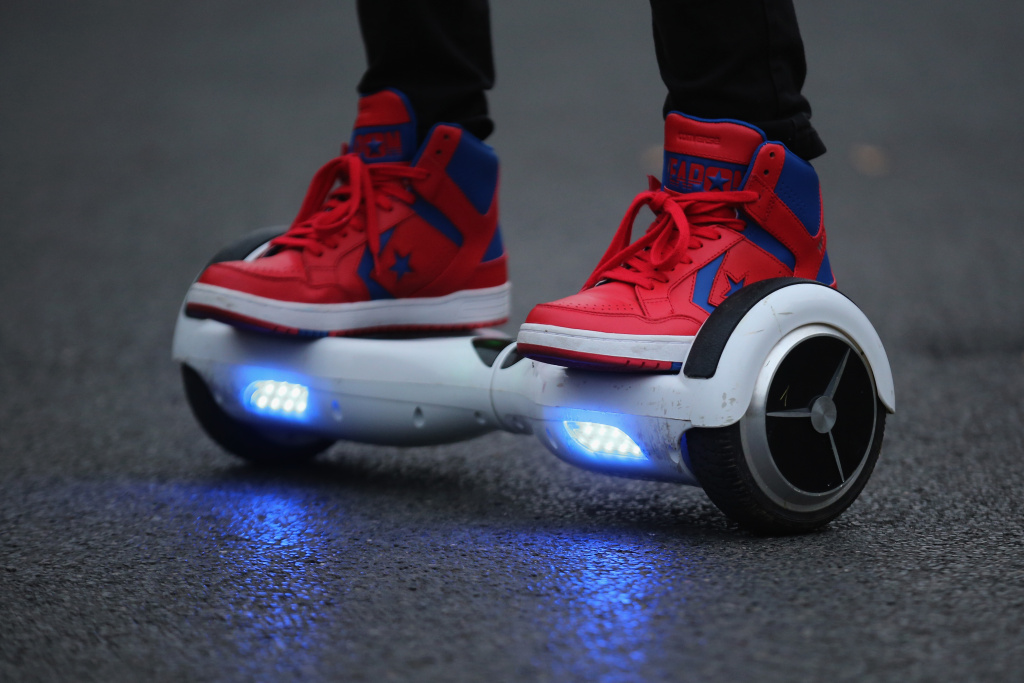 Diez empresas retiran del mercado patinetas de auto-equilibrio (hoverboards) debido a riesgo de incendio Diez empresas retiran del mercado patinetas de auto-equilibrio (hoverboards) debido a riesgo de incendio