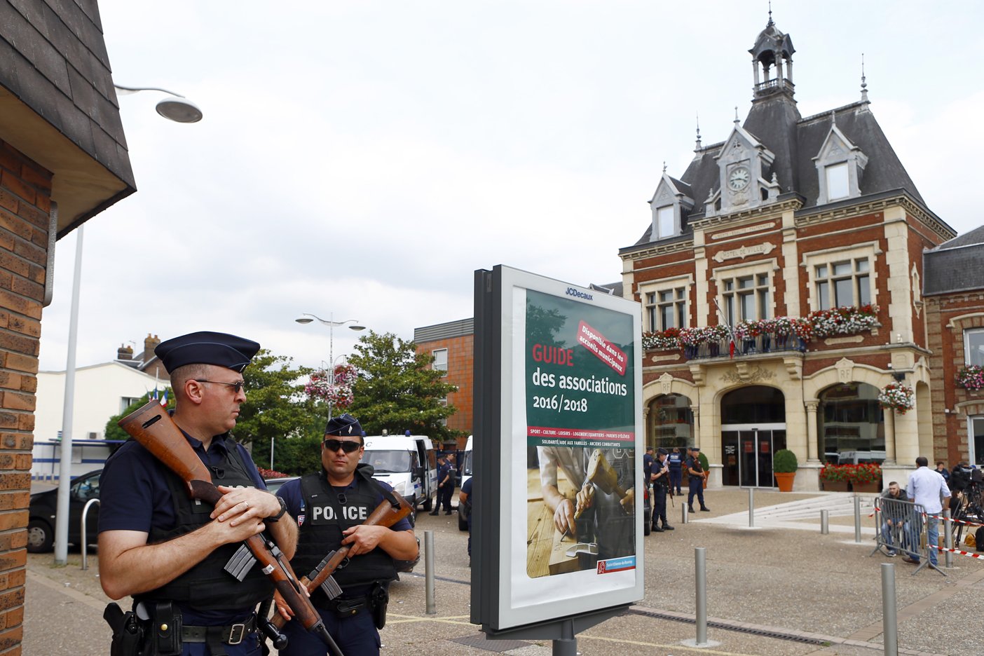 Asesinan a sacerdote en Iglesia de Francia, Estado Islámico se adjudica ataque Asesinan a sacerdote en Iglesia de Francia, Estado Islámico se adjudica ataque
