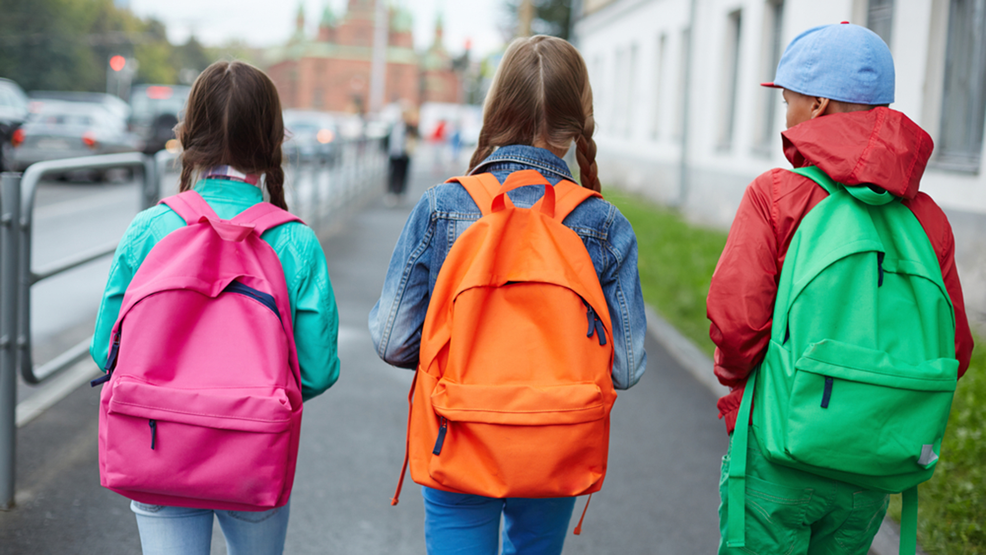 Done una mochila y útiles para el regreso a clases Done una mochila y útiles para el regreso a clases