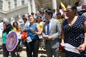 Recientemente concejales de N.Y., durante una conferencia de prensa para pidieron al Presidente Obama ayuda para refugiados Sirios y proveer TPS para ciudadanos Ecuatorianos. Photo Credito Mariela Lombard/El Diario NY.