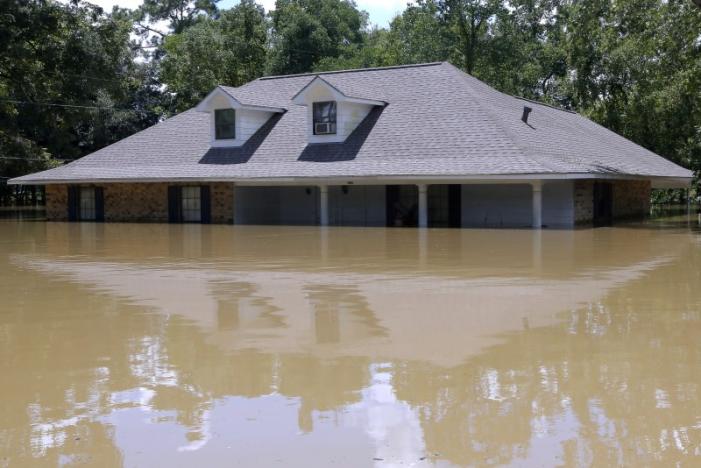 Comienza lenta recuperación tras inundaciones en Louisiana
