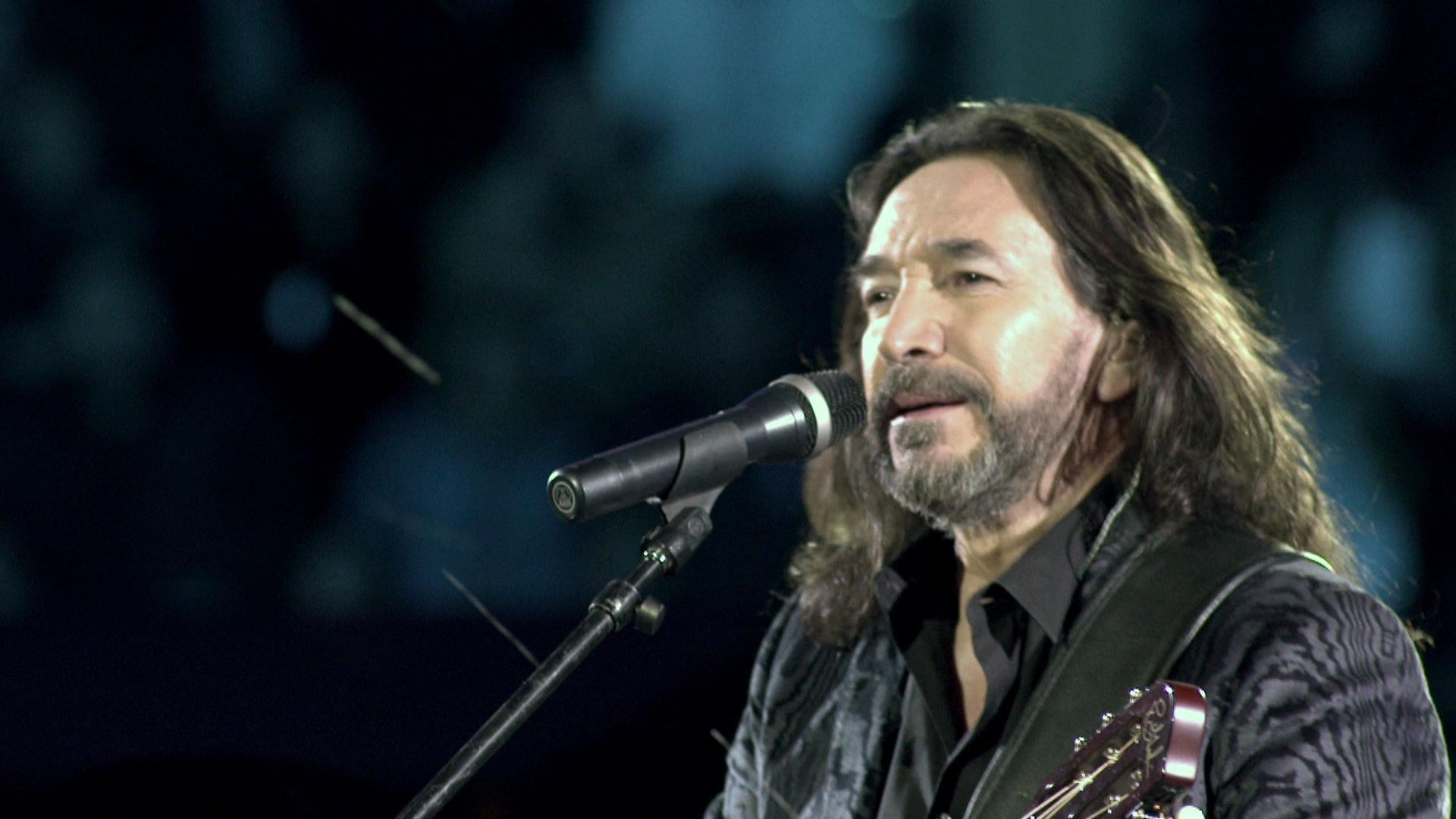 Marco Antonio Solis celebra 40 años de trayectoria artística en el icónico Staples Center Marco Antonio Solis celebra 40 años de trayectoria artística en el icónico Staples Center