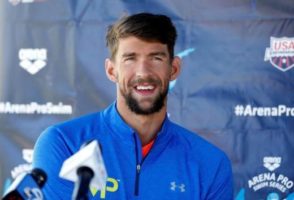 El Comité Olímpico de Estados Unidos anunció el miércoles que Phelps, que será el primer nadador masculino de ese país que compite en cinco Juegos, fue elegido en una votación de sus compañeros para que encabece la delegación durante el desfile en el estadio Maracaná. Bob Stanton-USA TODAY Sports/File Photo