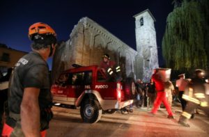 Las poblaciones más afectadas fueron las pequeñas aldeas de Amatrice y Accumoli cerca de Rieti, ubicadas aproximadamente a 96 kilómetros (60 millas) al noreste de Roma, y Pescara del Tronto, que se encuentra 25 km (15 millas) más al este. REUTERS/Stefano Rellandini