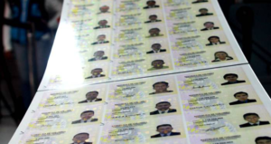–CEDULA DE CIUDADANIA: · Tiene que traer tres fotos de 4x5 fondo blanco · Traer el registro civil de nacimiento en original para verificar sus datos. (si no lo tiene, debe solicitarlo a Colombia). · Si es la cedula por primera vez no tiene costo · Si es Renovación de cedula de la "Blanca a hologramas" no tiene costo · Duplicado o Rectificación traer un MONEY ORDER por valor de U$39.10 dólares · Esta cedula llega a partir de los ocho (8) meses en adelante al Consulado. · Para reclamar la Cedula se requiere la contraseña.