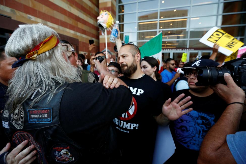 Luego de reunirse con Peña Nieto en México, Donald Trump continúo con su misma retórica anti inmigrante en Phoenix Luego de reunirse con Peña Nieto en México, Donald Trump continúo con su misma retórica anti inmigrante en Phoenix