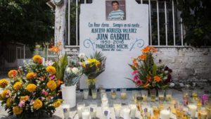 El célebre cantante Juan Gabriel, fallecido el domingo de un infarto, será despedido este fin de semana en la casa donde creció en la fronteriza Ciudad Juárez, en el norte de México, con una misa abierta y un festival musical, informaron el jueves autoridades