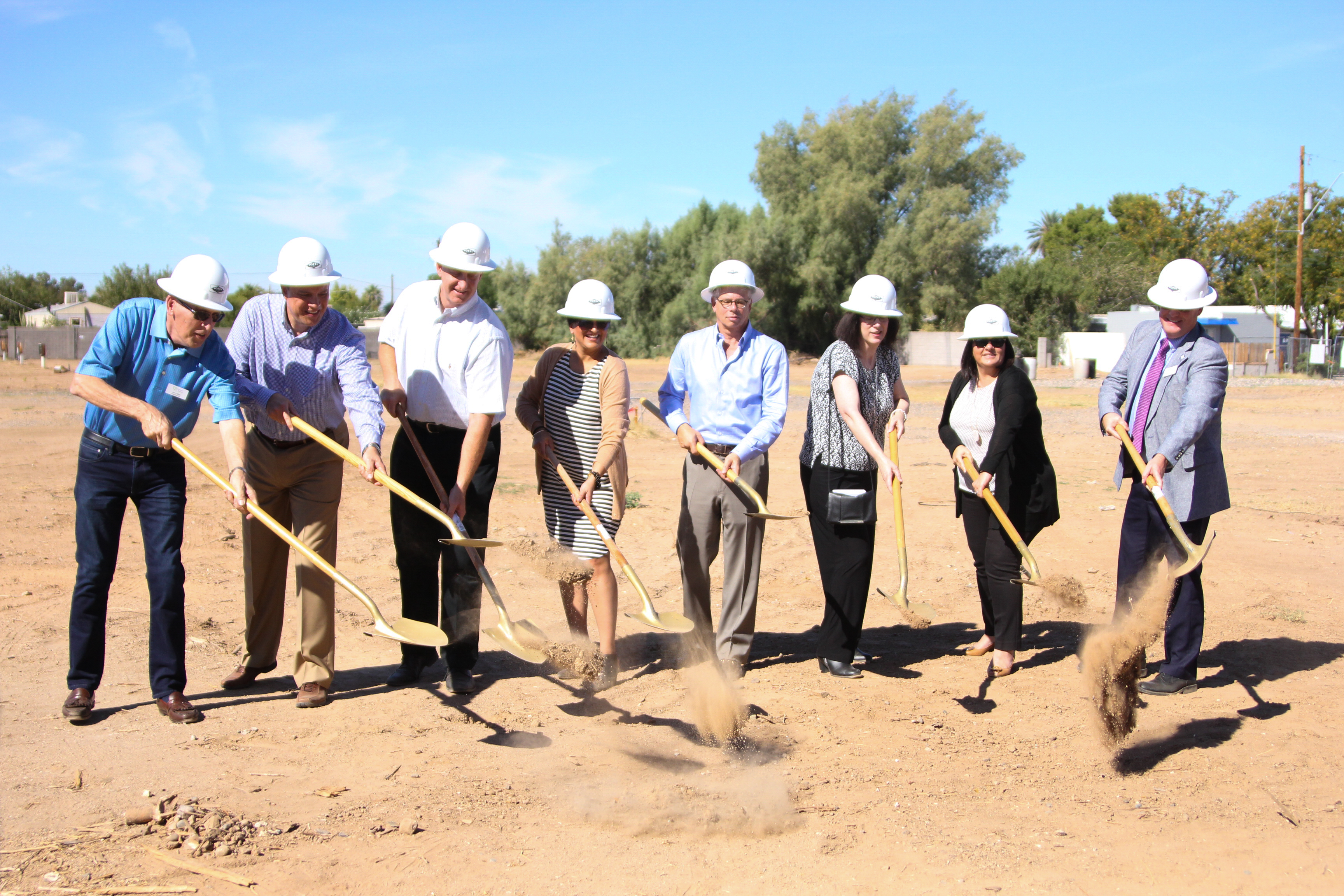 Llevan a cabo en Phoenix inauguración de terreno para construcción de apartamentos de ayuda social Llevan a cabo en Phoenix inauguración de terreno para construcción de apartamentos de ayuda social
