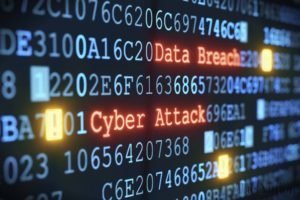 Expertos de seguridad y autoridades estadounidenses dicen que las posibilidades de un ataque de hackers que altere las elecciones son remotas, en parte porque las máquinas de votación no están conectadas a internet. Pero el FBI emitió un alerta en agosto para los estados tras detectar violaciones en las bases de datos de votantes en Arizona e Illinois.