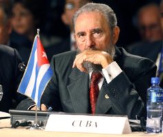 Cuba's President Fidel Castro attends a Mercosur trade bloc summit in Cordoba, Argentina, July 21, 2006. REUTERS/David Mercado
