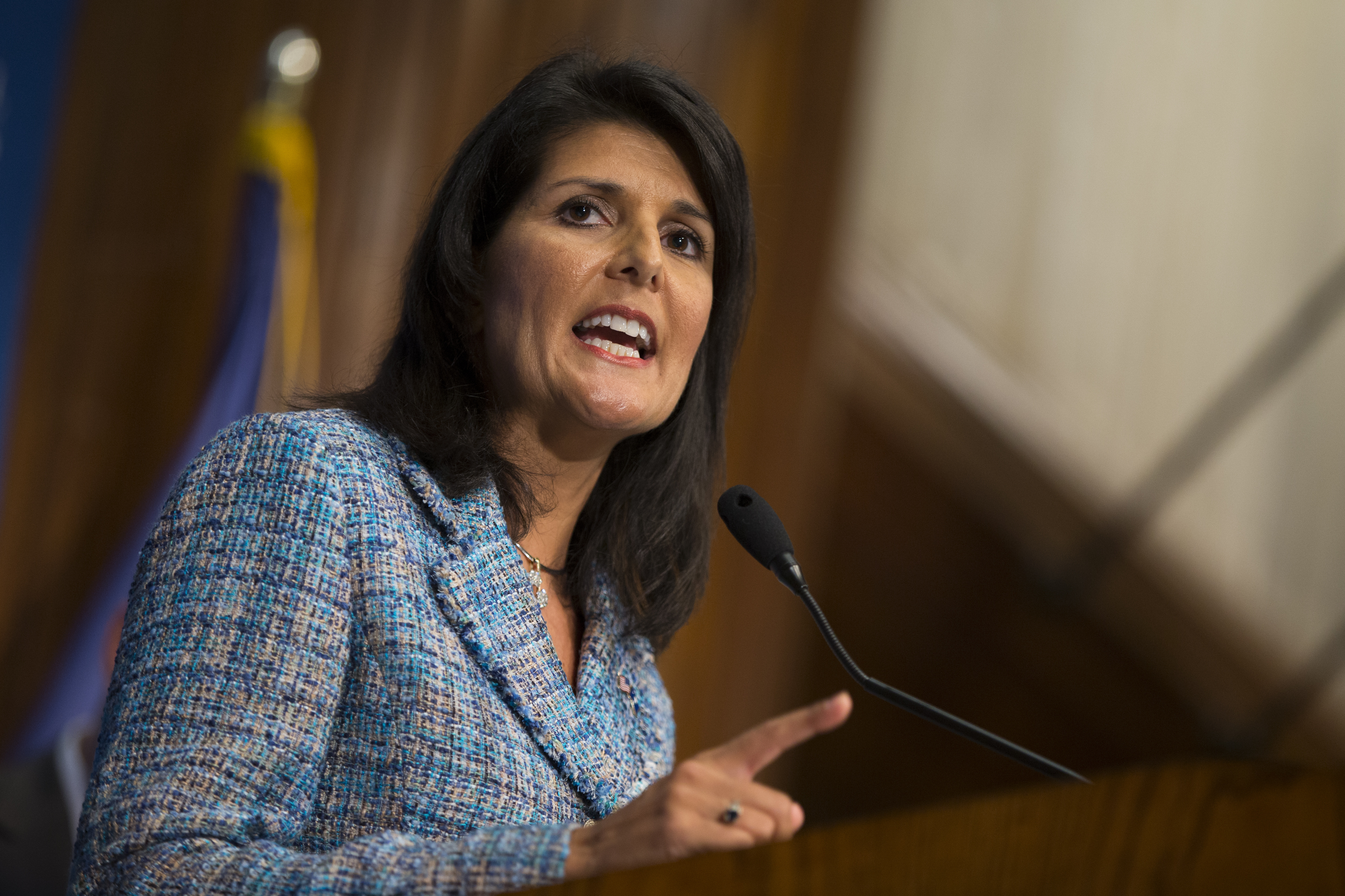 Trump elige a la gobernadora Nikki Haley como embajadora en la ONU: medios Trump elige a la gobernadora Nikki Haley como embajadora en la ONU: medios