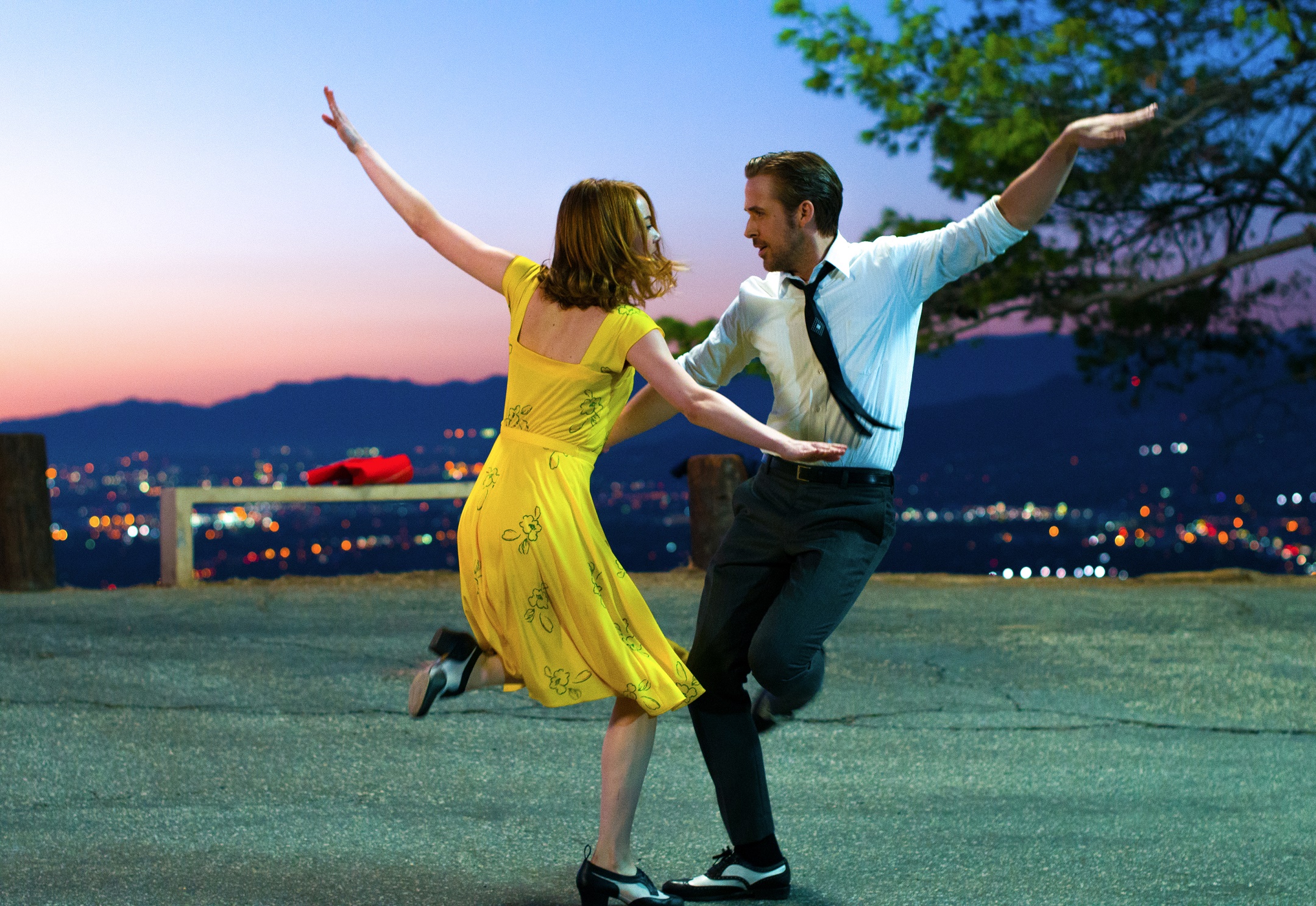 La La Land elegida como película del año por el Círculo de Críticos de Cine de Nueva York. La La Land elegida como película del año por el Círculo de Críticos de Cine de Nueva York.