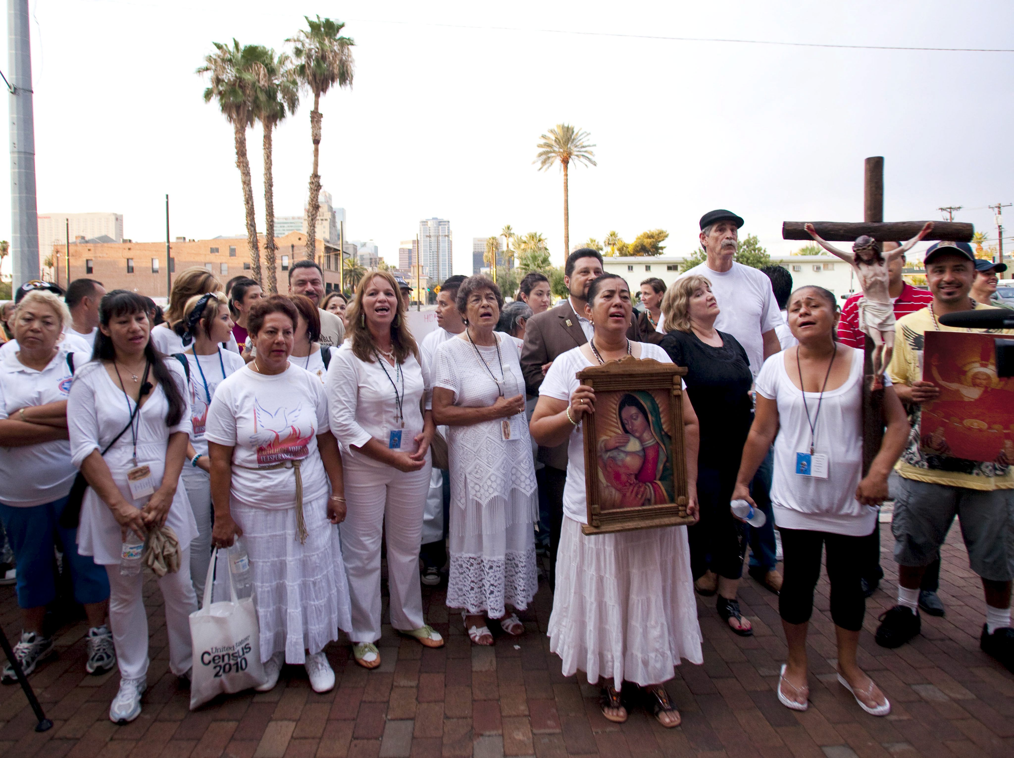 La fe por la Virgen de Guadalupe sigue trayendo esperanza a millones de inmigrantes La fe por la Virgen de Guadalupe sigue trayendo esperanza a millones de inmigrantes