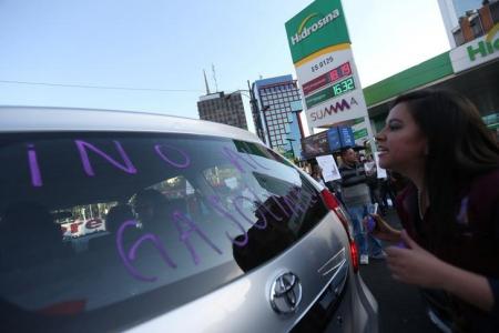 México anuncia acuerdo para evitar aumentos “injustificados” precios tras alza gasolinas México anuncia acuerdo para evitar aumentos “injustificados” precios tras alza gasolinas