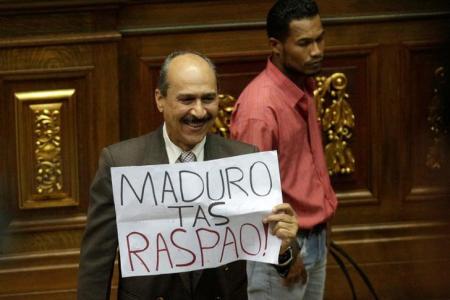 Parlamento venezolano declara que presidente Maduro abandonó su cargo Parlamento venezolano declara que presidente Maduro abandonó su cargo