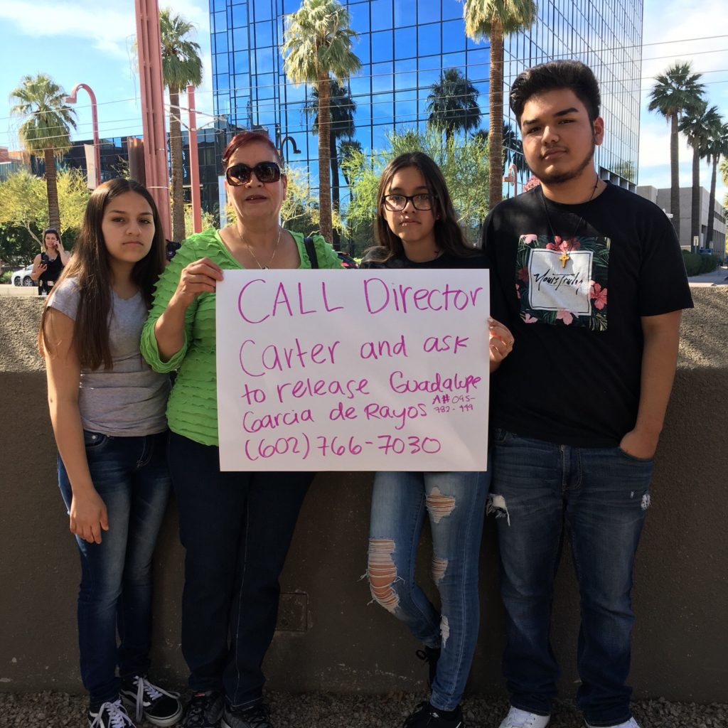 La familia de Guadalupe instó a la comunidad a tomar acción en apoyo a la causa. Foto: Puente Arizona