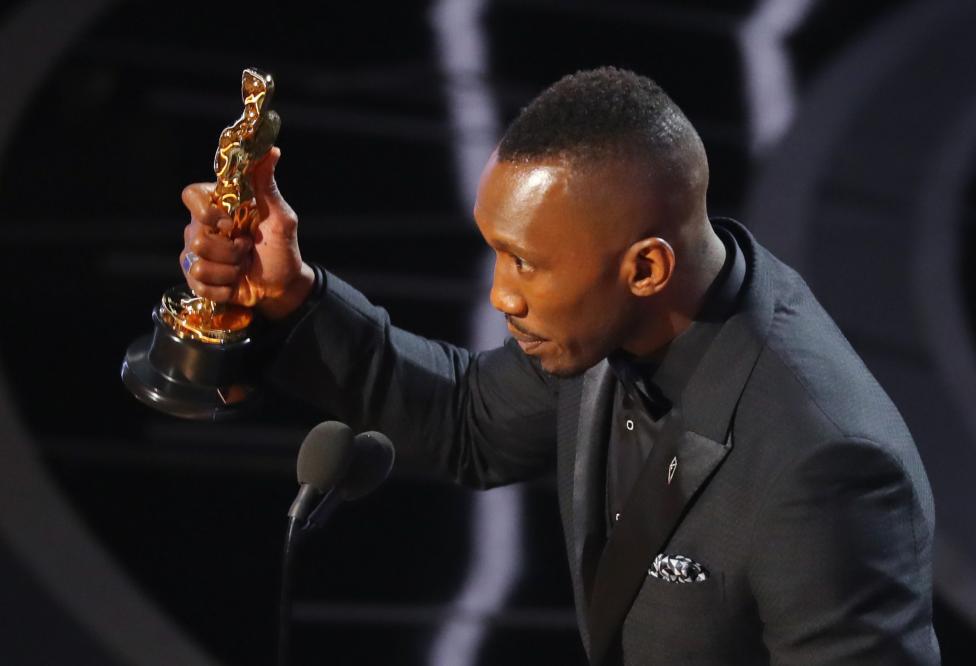 Mahershala Ali recibe Oscar tras nacimiento de su hija Mahershala Ali recibe Oscar tras nacimiento de su hija