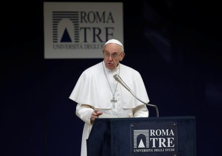 Dejen de lanzar insultos y escuchen, dice el Papa Francisco a los políticos Dejen de lanzar insultos y escuchen, dice el Papa Francisco a los políticos