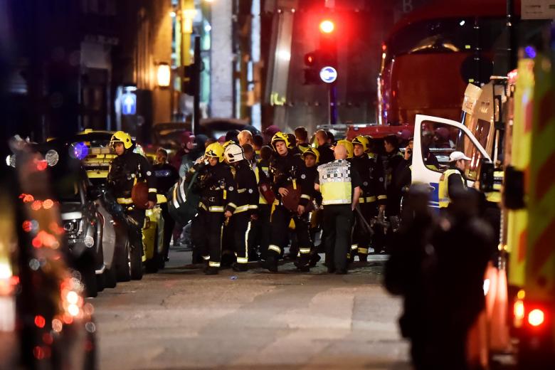 Terroristas matan a siete personas en Londres; primera ministra dice “ya basta” Terroristas matan a siete personas en Londres; primera ministra dice “ya basta”