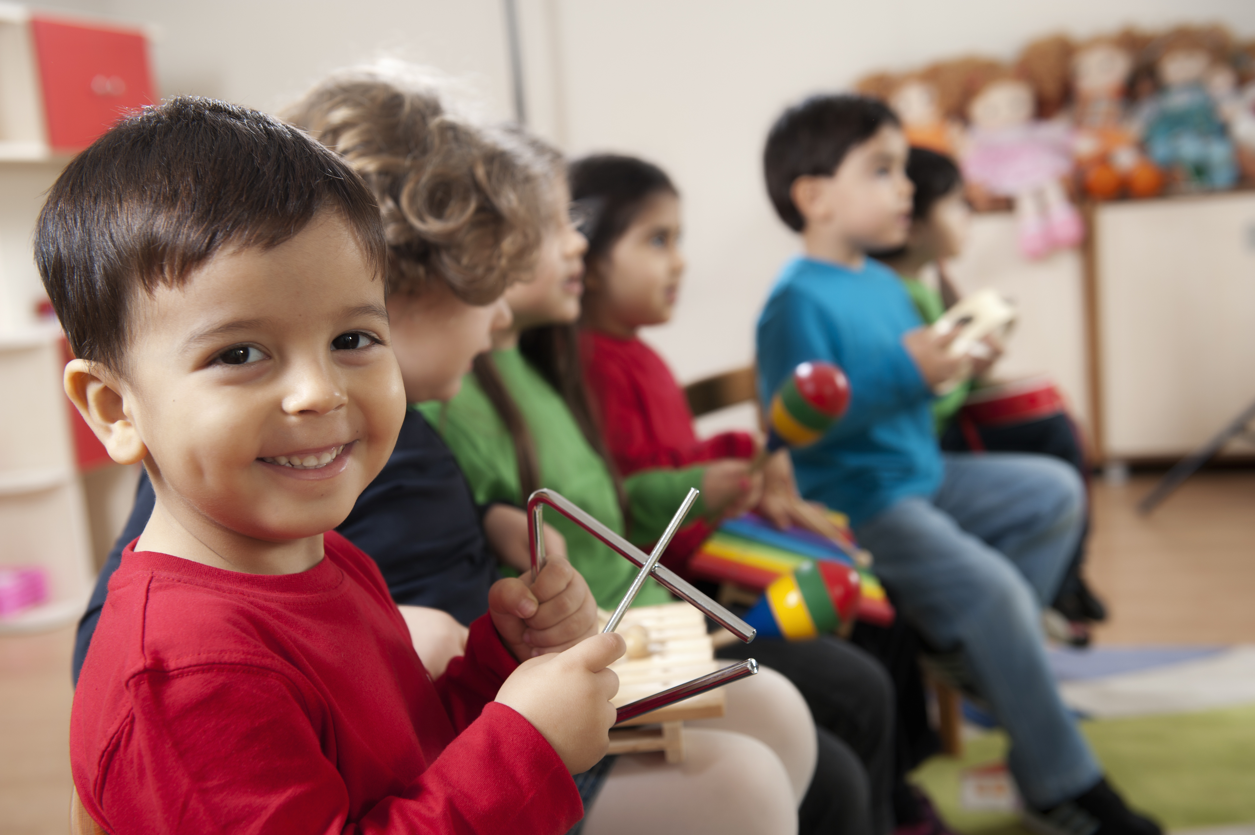 Informe arroja luz sobre factores que influyen en resultados académicos y de desarrollo en niños en edad preescolar Informe arroja luz sobre factores que influyen en resultados académicos y de desarrollo en niños en edad preescolar