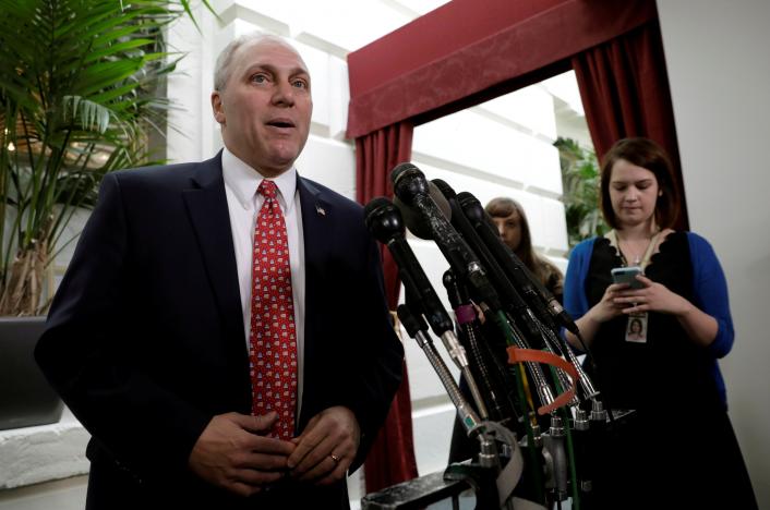 Hombre armado hiere a congresista al disparar en práctica de béisbol cerca de Washington Hombre armado hiere a congresista al disparar en práctica de béisbol cerca de Washington