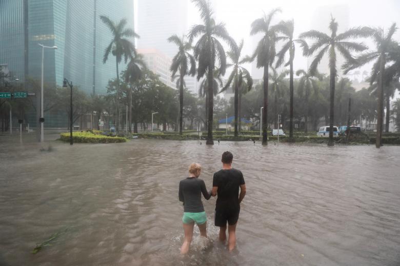 Irma provoca severas inundaciones en Florida tras dejar 10 muertos en su paso por Cuba Irma provoca severas inundaciones en Florida tras dejar 10 muertos en su paso por Cuba