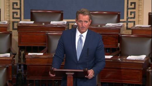 Deshonramos nuestros principios con el silencio y la falta de acción: Jeff Flake