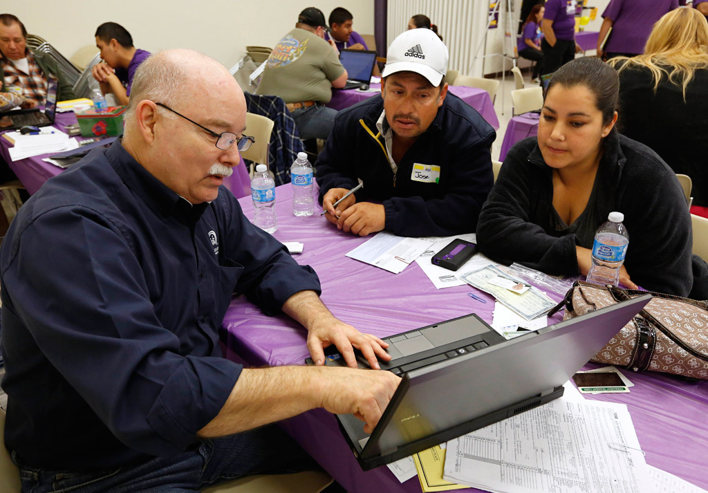 Urgen a los latinos elegibles a que aprovechen el período de inscripción para obtener su seguro de salud Urgen a los latinos elegibles a que aprovechen el período de inscripción para obtener su seguro de salud