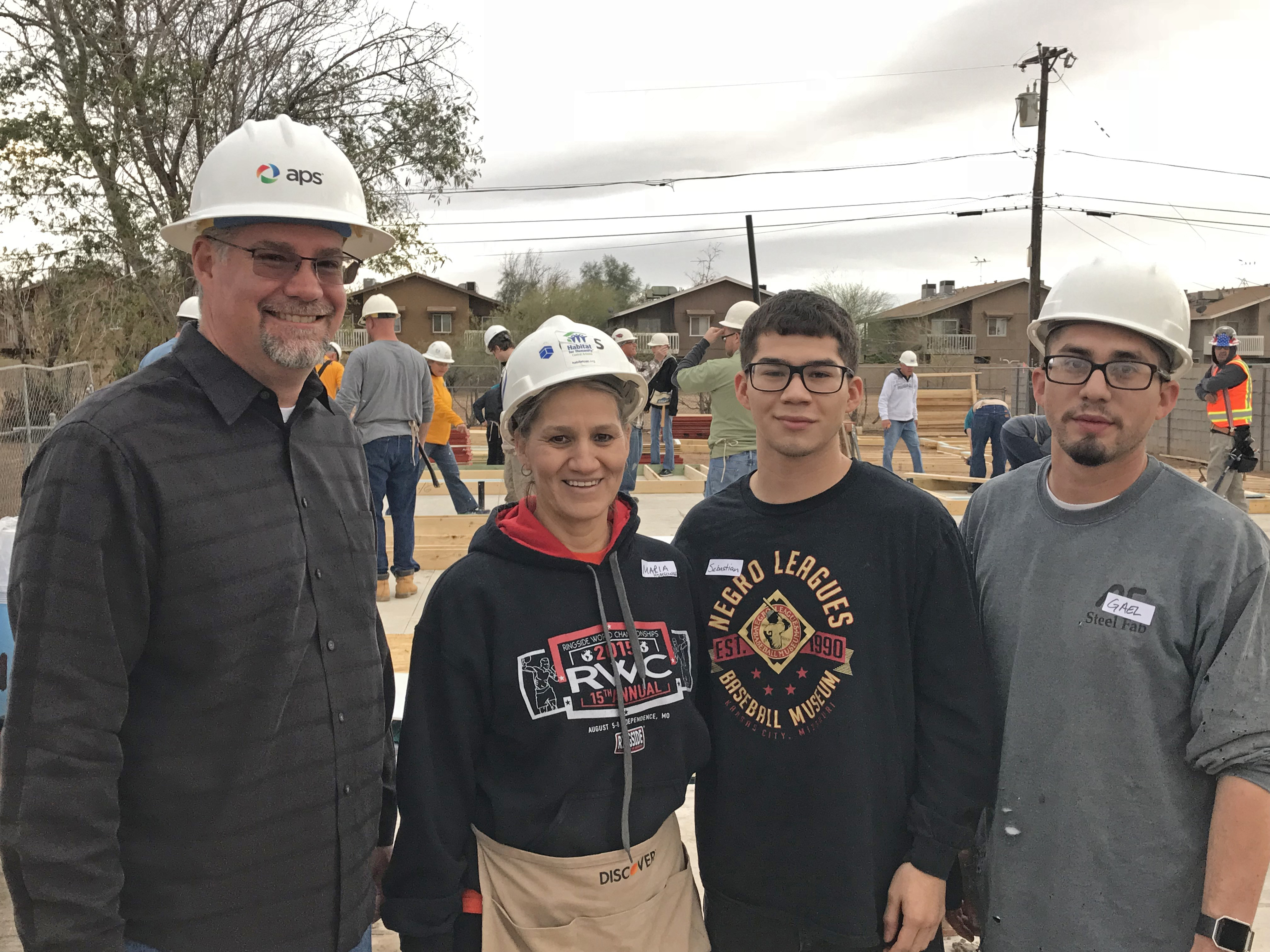 Un nuevo hogar para una familia hispana Un nuevo hogar para una familia hispana