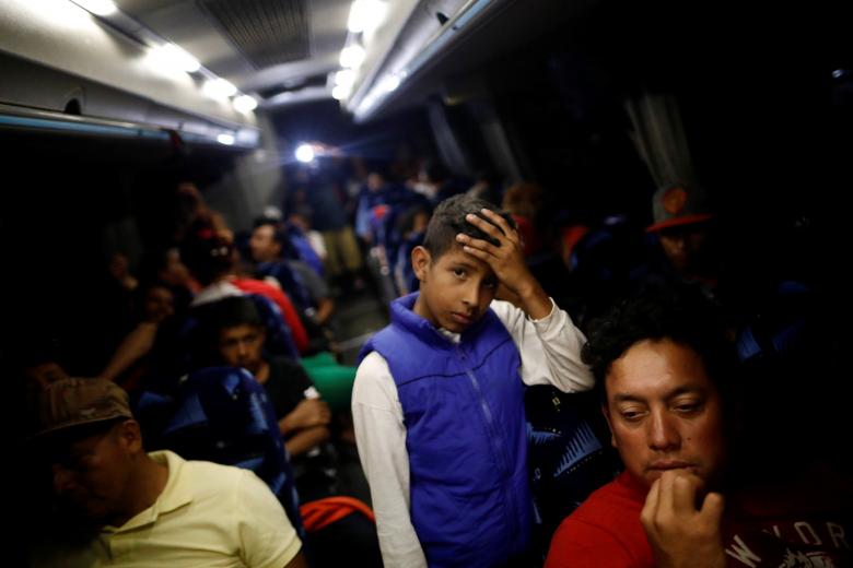 Migrantes de caravana que atravesó México acampan en frontera con EEUU Migrantes de caravana que atravesó México acampan en frontera con EEUU