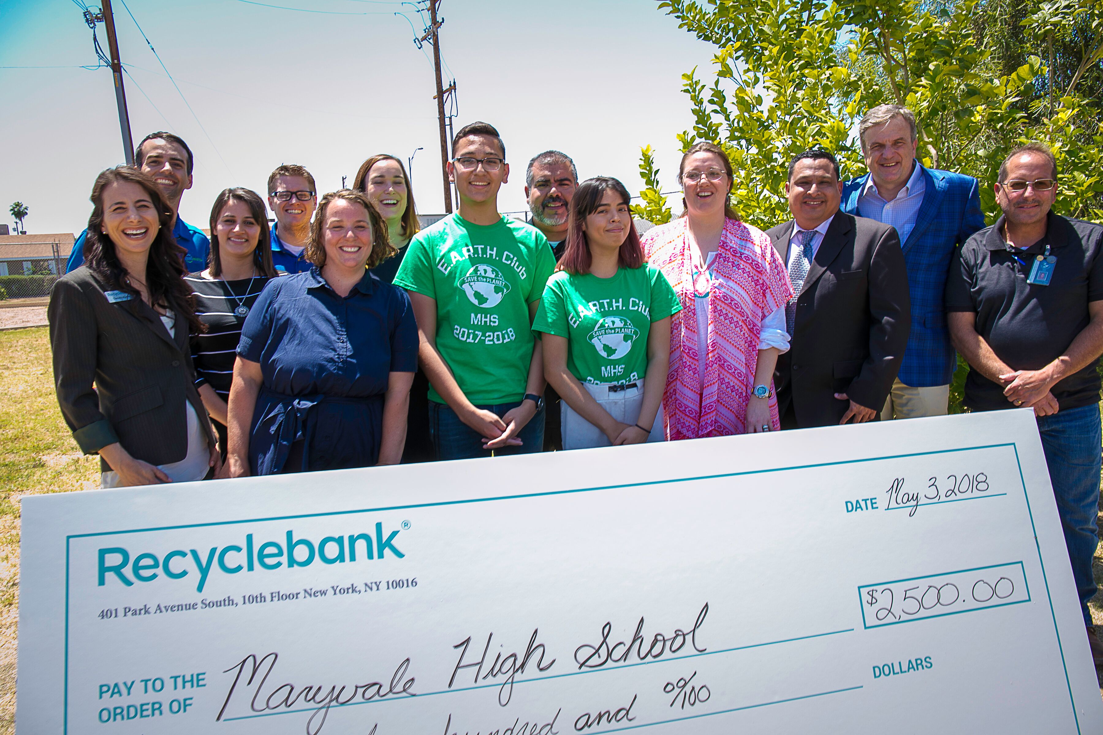 Otorgan beca “Green School” al club ecológico de Maryvale High School