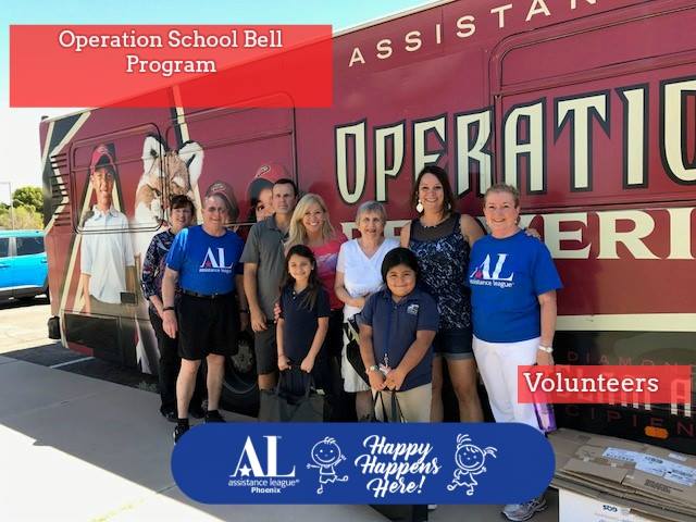 Niños del área de Phoenix recibirán uniformes y ropa a través del programa “Operation School Bell”