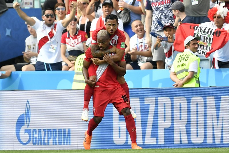 Perú se va del mundial con la frente en alto Perú se va del mundial con la frente en alto