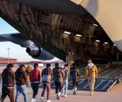 La Corte Suprema autoriza deportaciones a terceros países