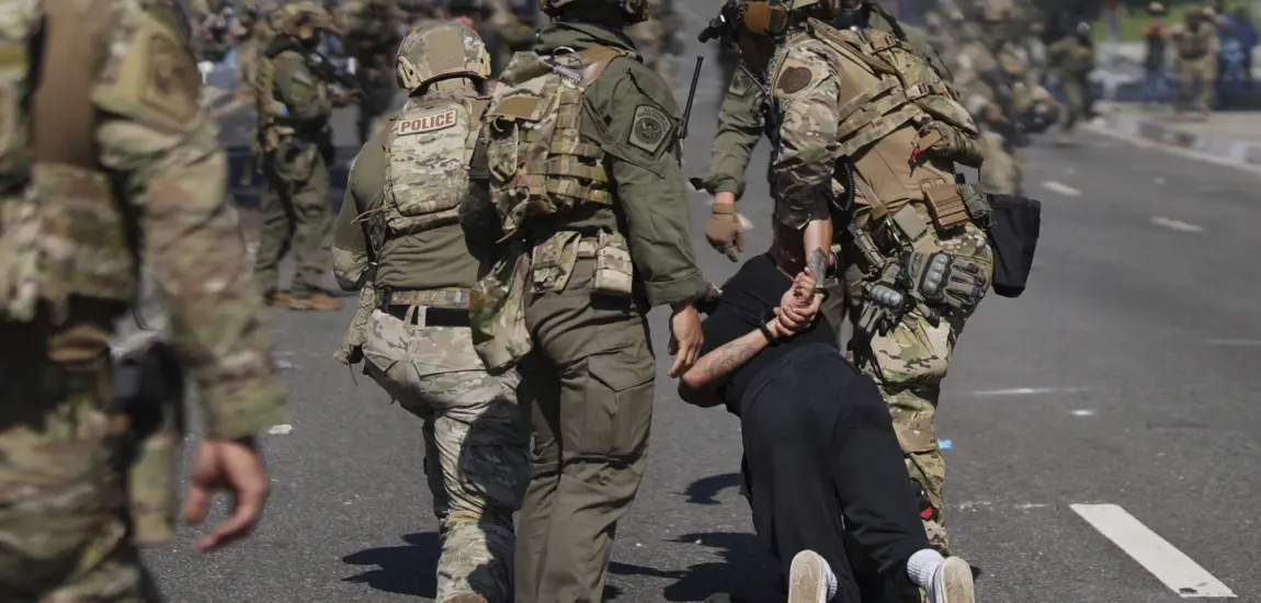 Trump despliega la Guardia Nacional en Los Ángeles para sofocar protestas Trump despliega la Guardia Nacional en Los Ángeles para sofocar protestas
