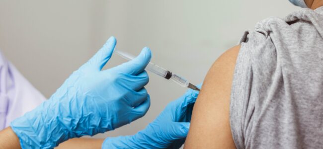 Viajeros que salgan de EE.UU. deben vacunarse contra el sarampión por nueva alerta sanitaria